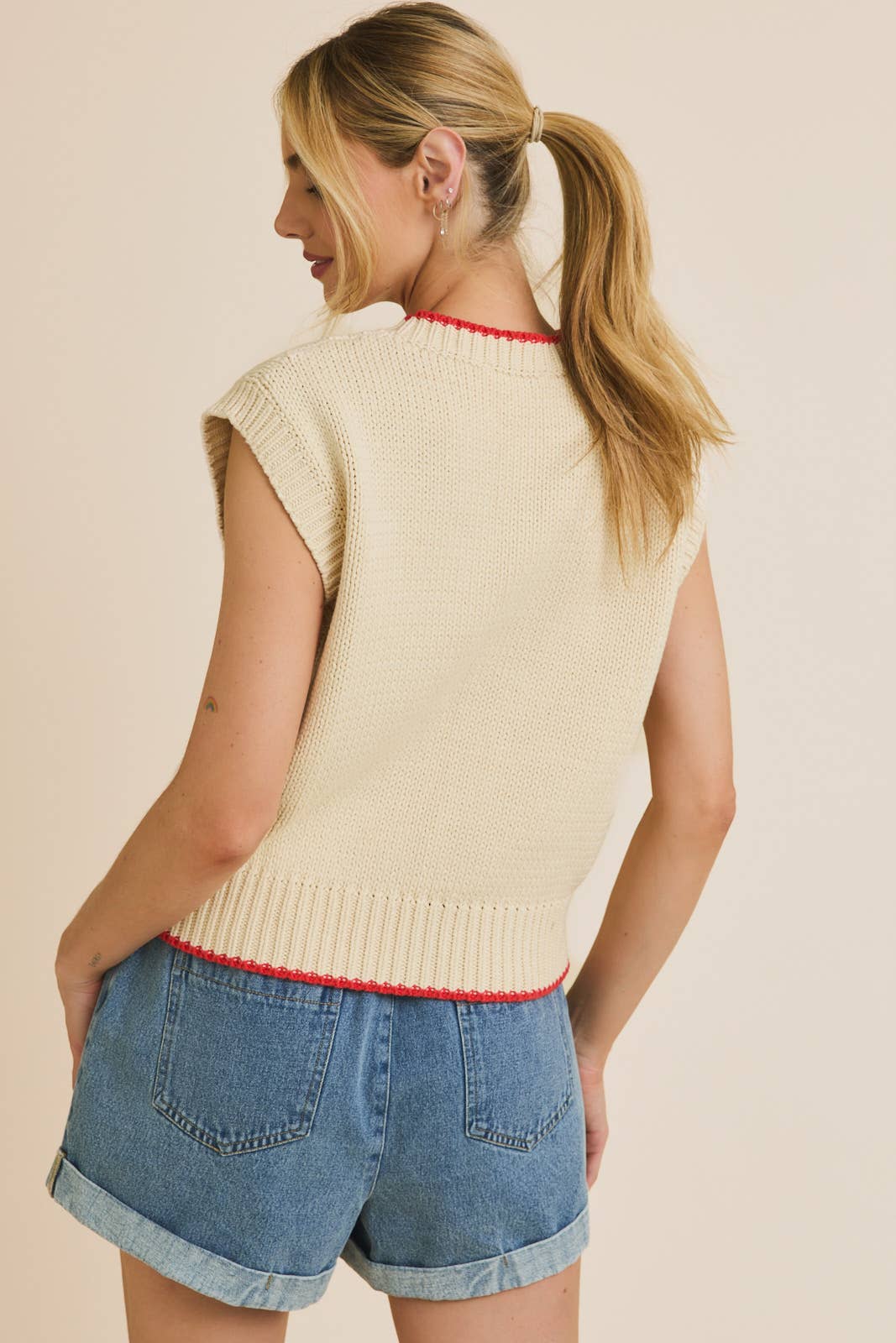 WIDE HIGH NECK SLEEVELESS "LOBSTER" SWEATER